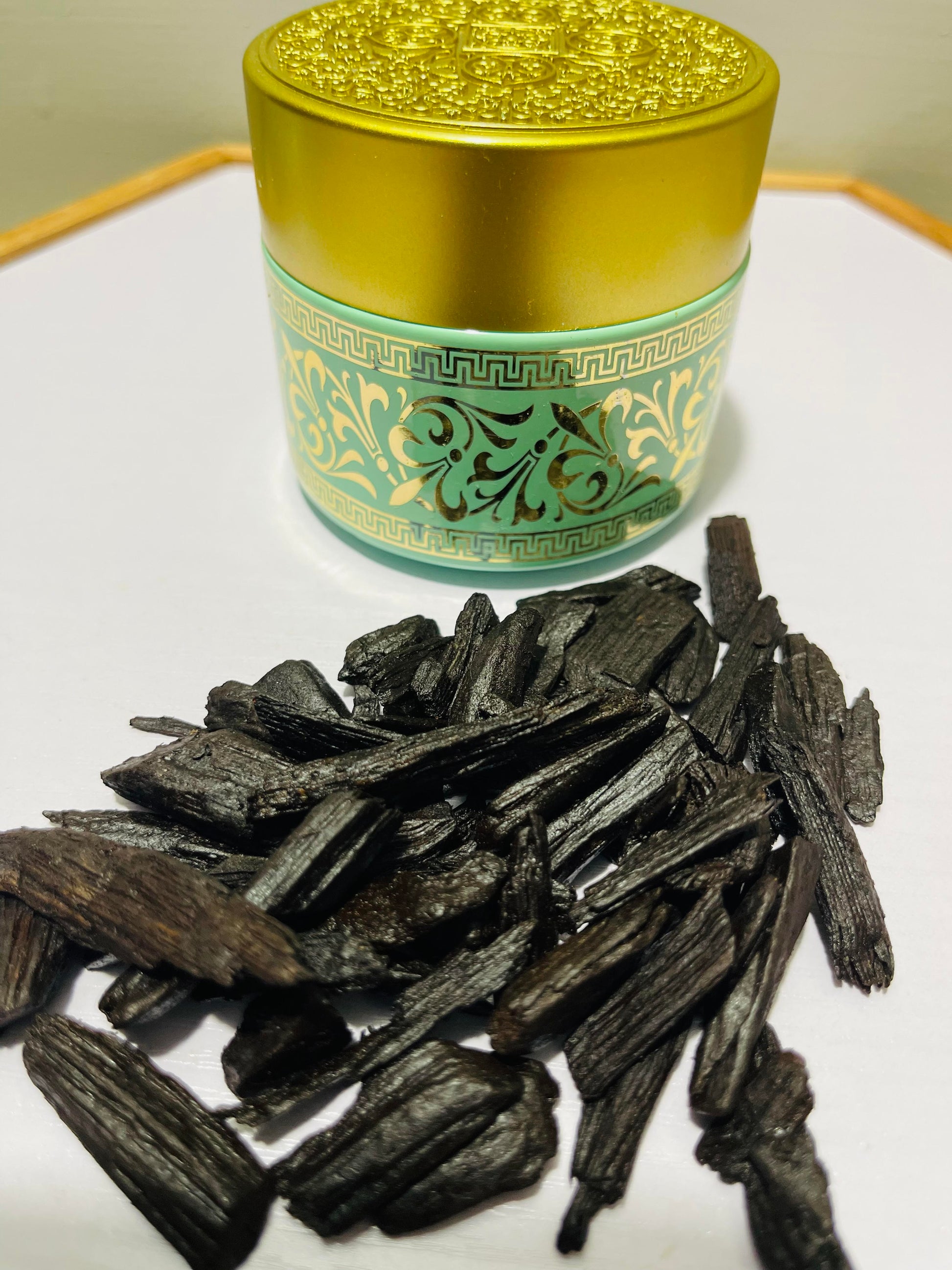 Mamul Amber - Natural Agarwood / Oudh chips / Bakhoor / Bukhoor / Incense - Marwa